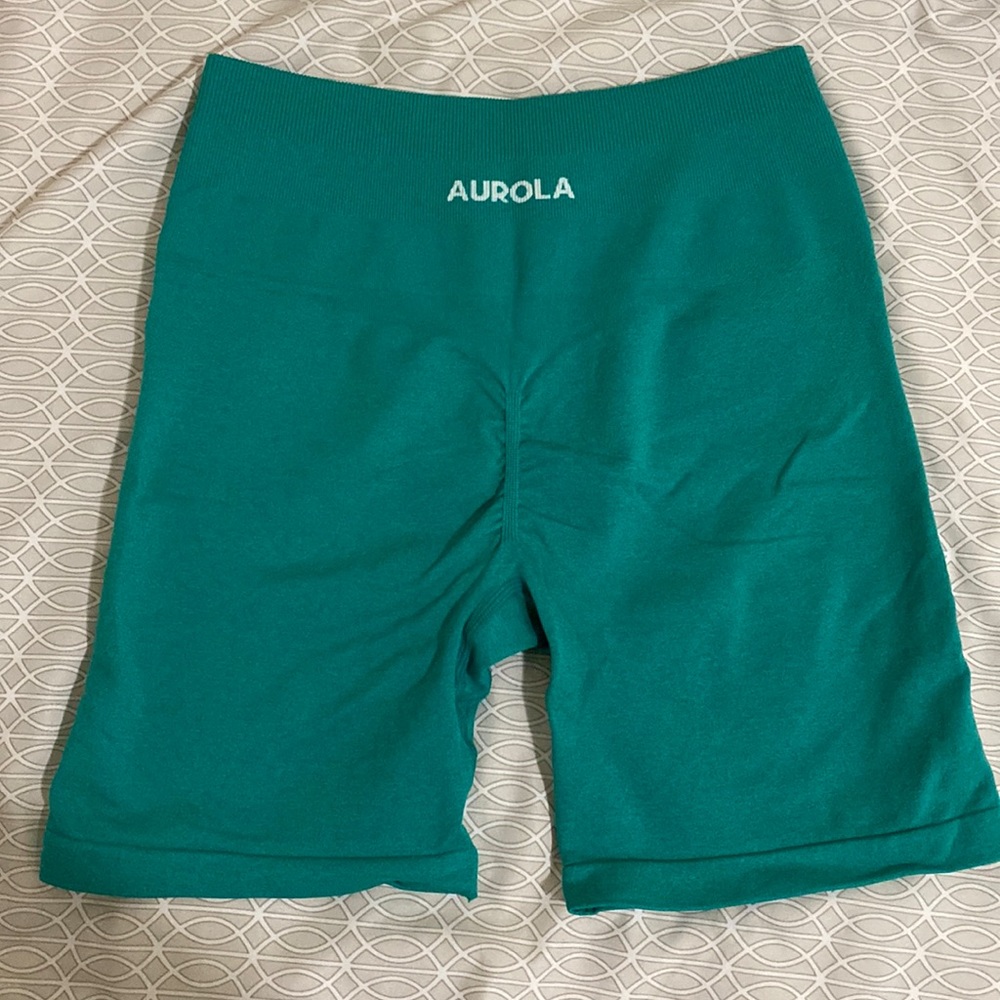 Aurola Shorts